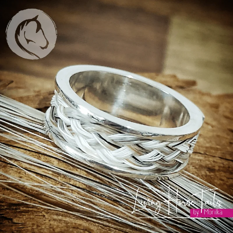 Horsehair inlayed ring in gold or silver