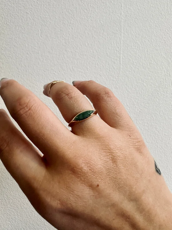 JADEITE EYE SIGNET RING