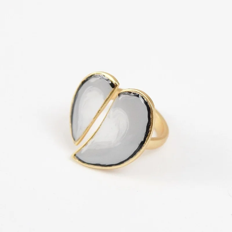 Black & White Heart Lea Ring